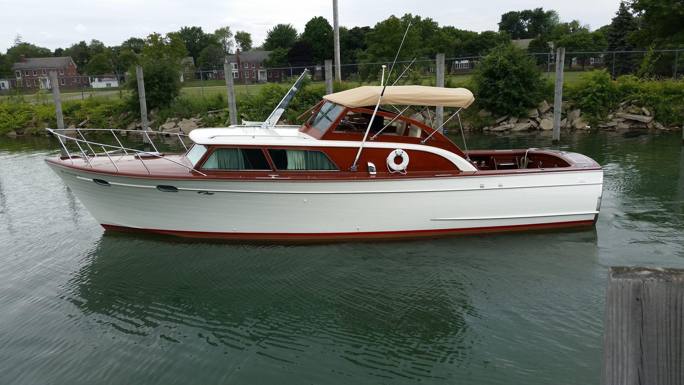 Mays Craft 1960 Express Cruiser 34' picture number 1