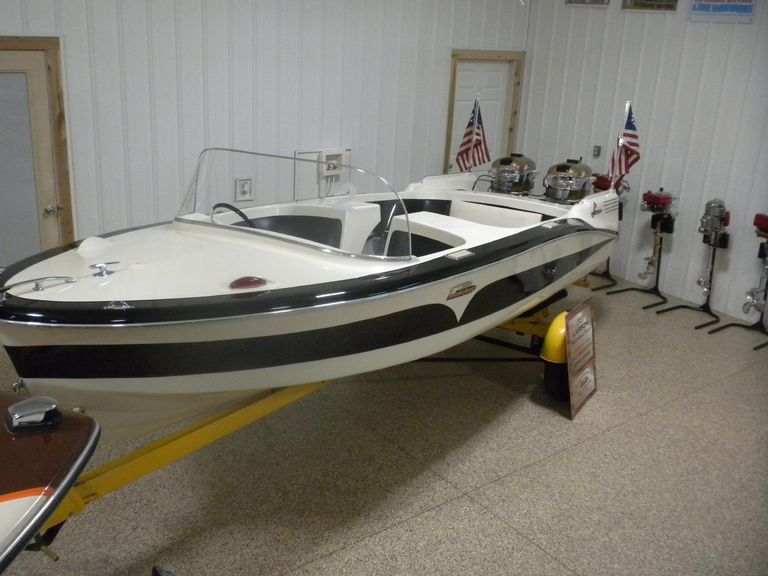 Larson 1958 Thunderhawk w/ Twin Johnson 35 HP Javelin O/B's 16' picture number 1