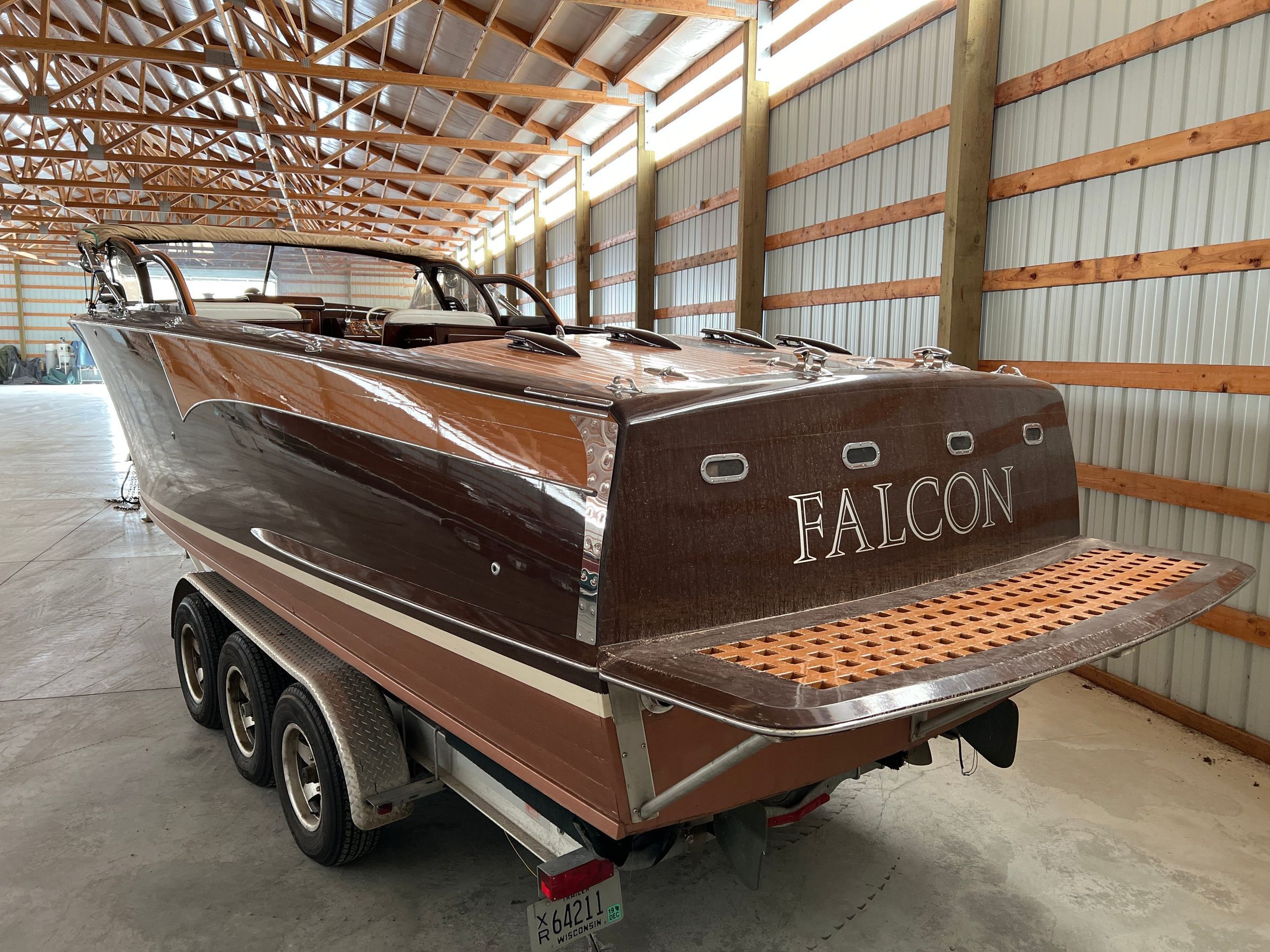 Shepherd 1953 Twin Rear Engine Runabout 27' picture number 1