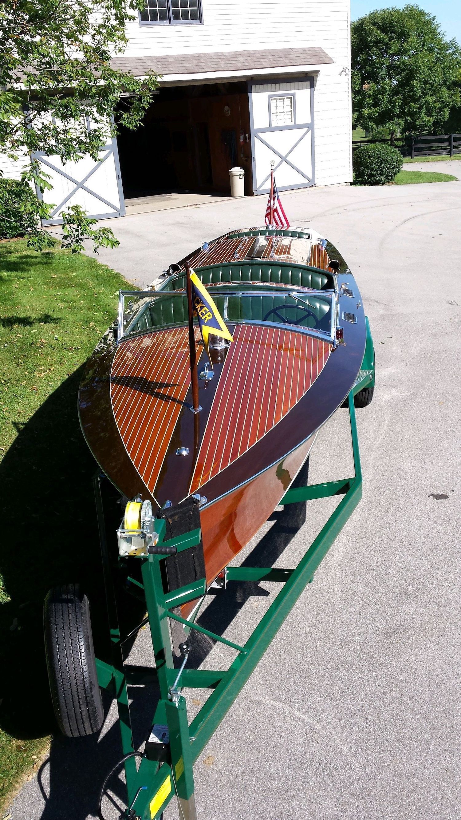 Hacker Craft 1932 Triple Cockpit Runabout 28' picture number 1