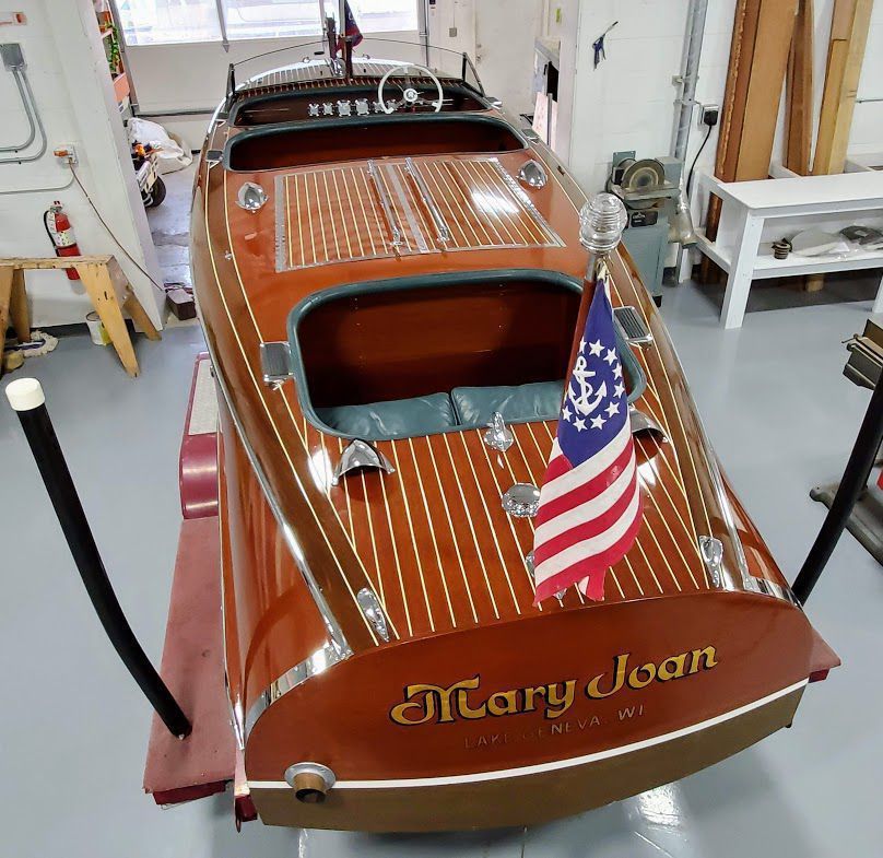 Chris Craft 1941 Triple Cockpit Runabout Barrel Back 23' picture number 1