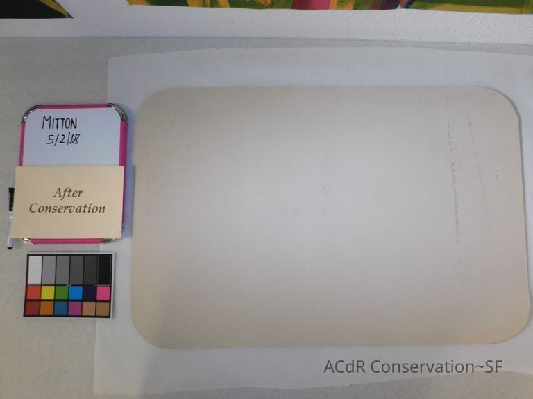 Red car on red background - Image 4