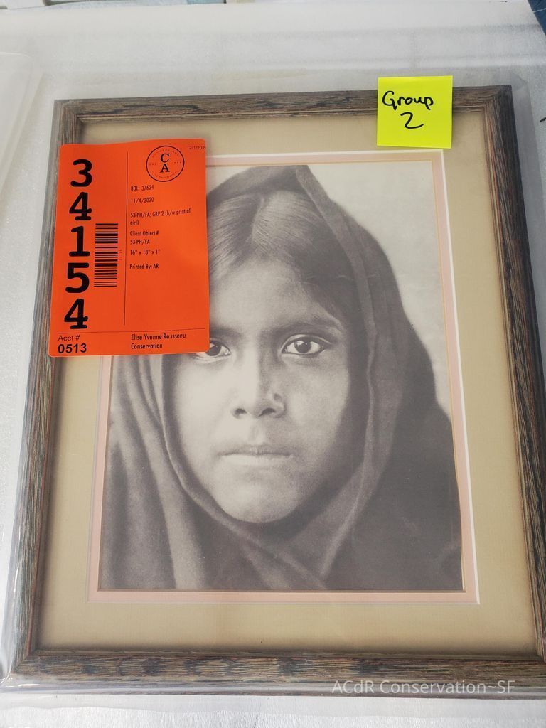          B&W, child with headscarf picture number 1
