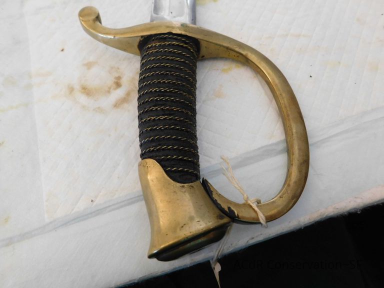 Saber with red and gold tassel - Image 7