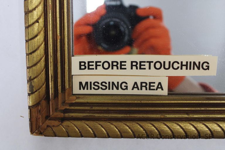 Wood-carved mirror frame with gold pigment - Image 15
