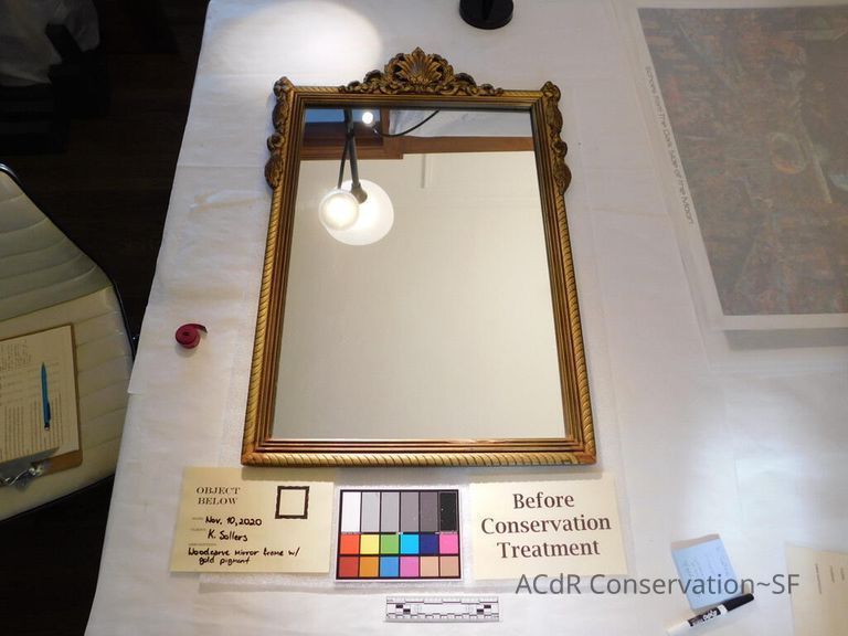          Wood-carved mirror frame with gold pigment picture number 1
