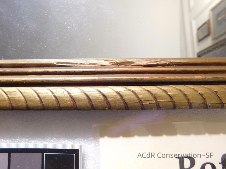 Wood-carved mirror frame with gold pigment - Image 4