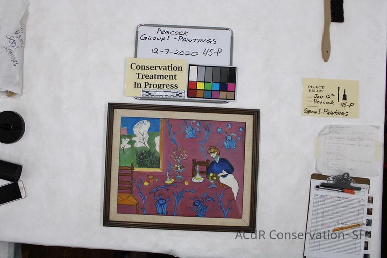          Woman setting a table with pink cloth picture number 1
