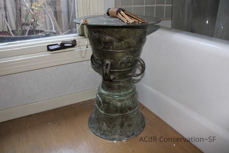          Bronze sculpture with tassel picture number 1
