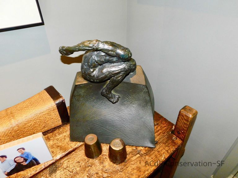          Crouching Man picture number 1
