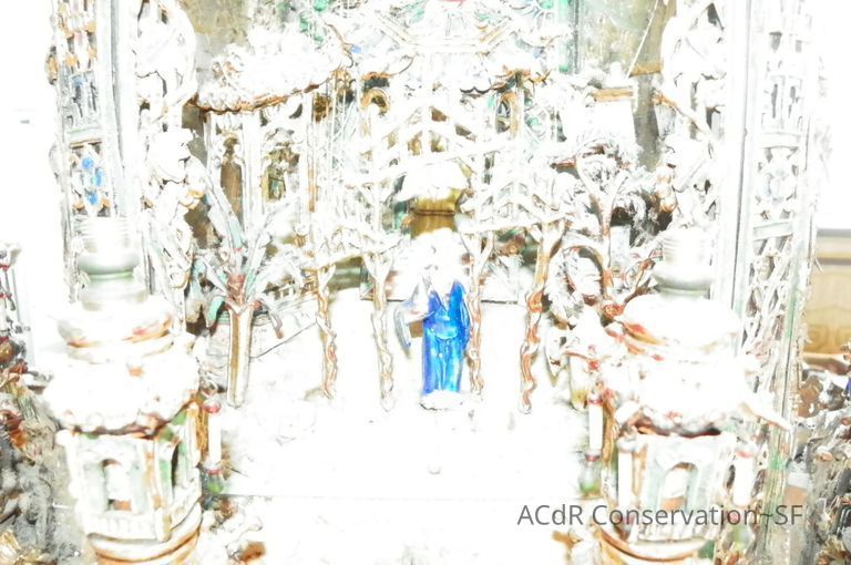 Golden Room - Image 11