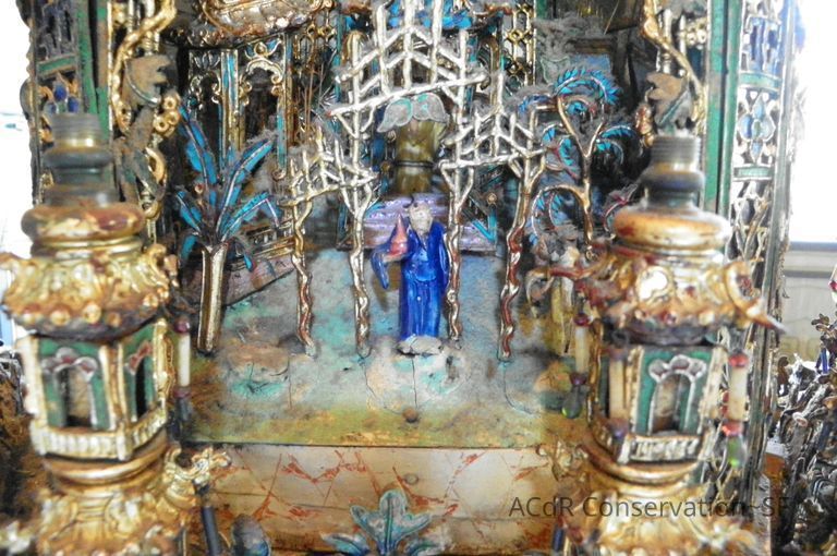 Golden Room - Image 12