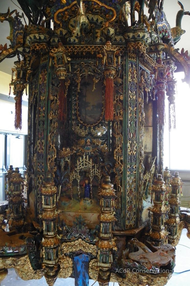 Golden Room - Image 19