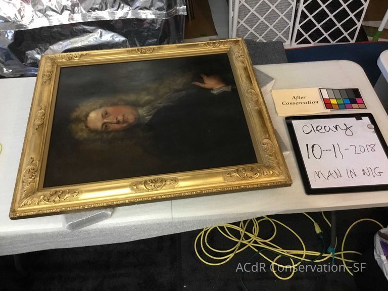 Man in wig painting - Image 2