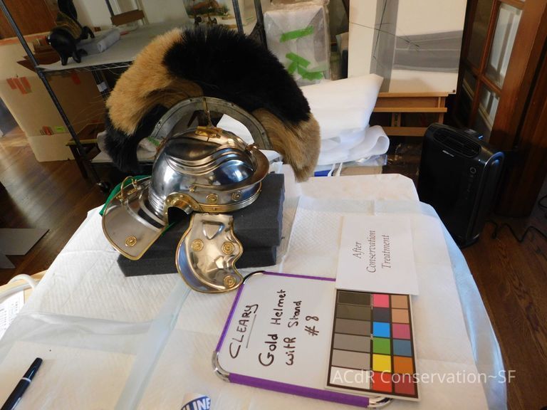 Centurion helmet with black and white horse hair - Image 9