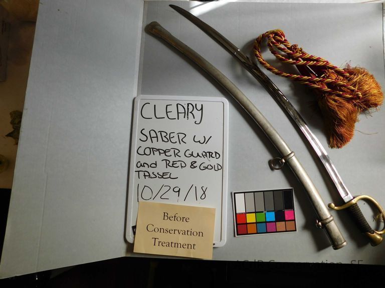 Saber with red and gold tassel - Image 2