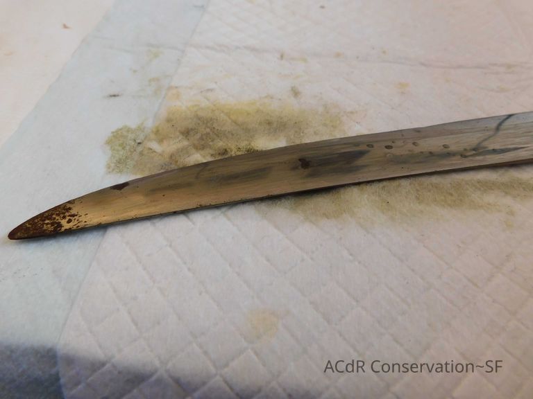 Saber with red and gold tassel - Image 3