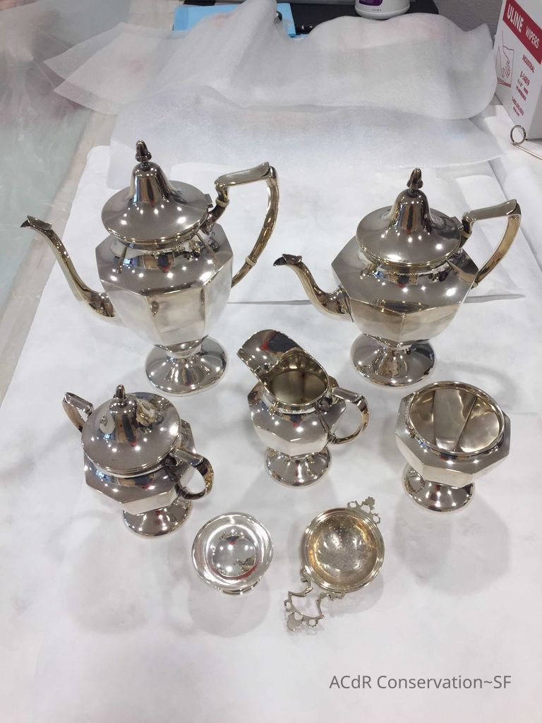          Silver Tableware picture number 1
