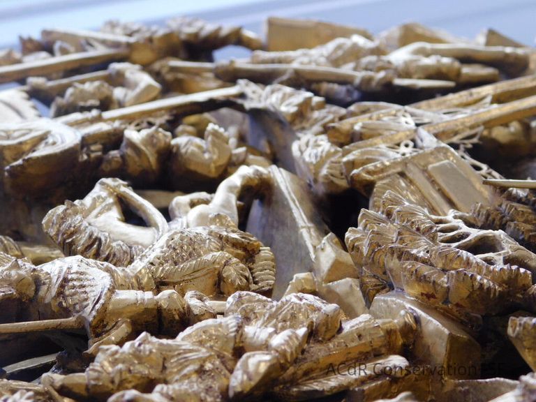 Large Round Chinese woodcarving - Image 7