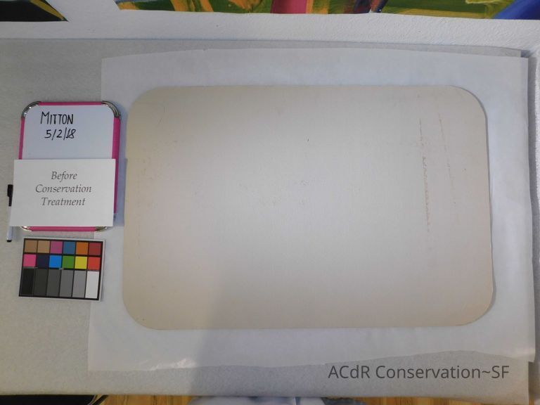 Red car on red background - Image 3