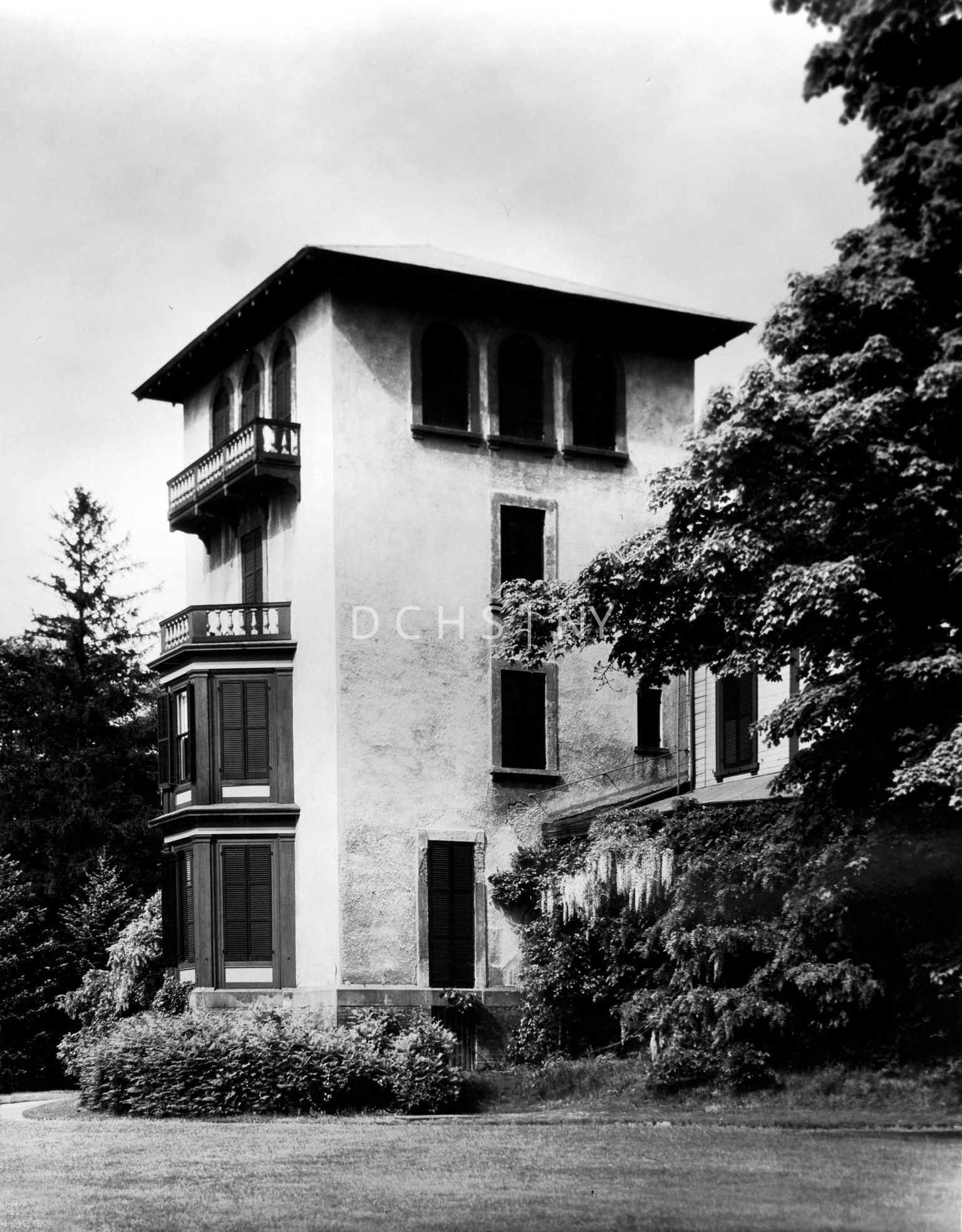 UD: Margaret DeMott Brown Photographs