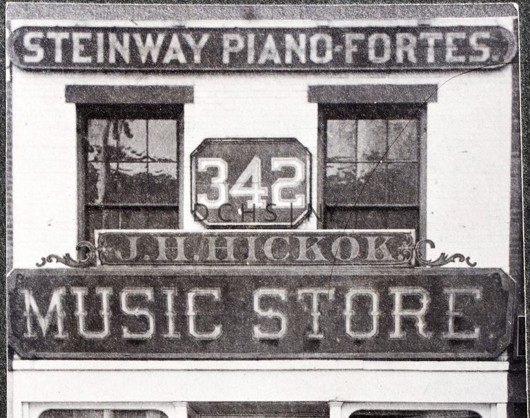 PH 557
