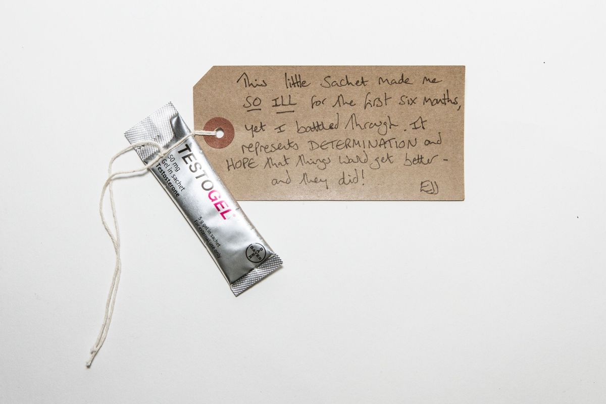 Silver "Testogel" sachet.