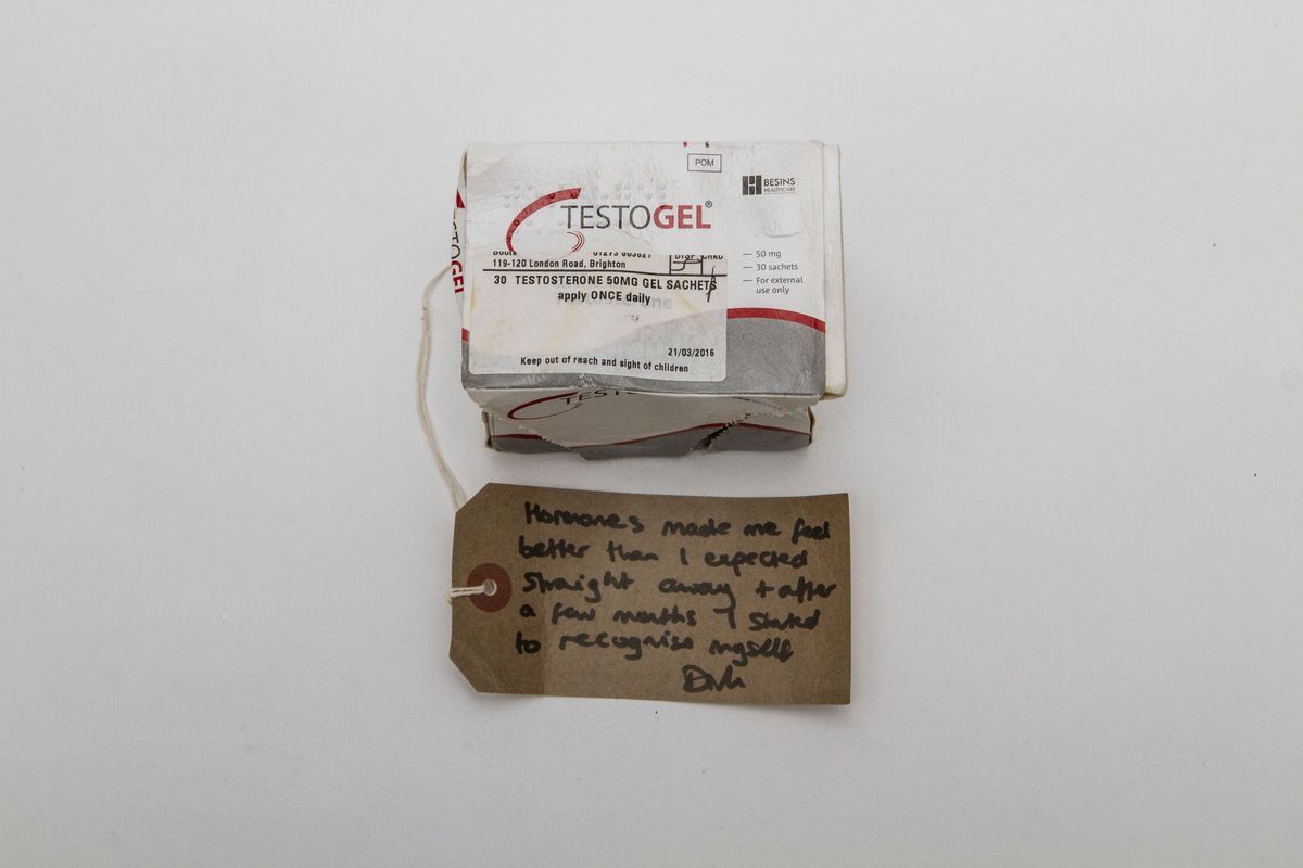 Torn cardboard "Testogel" box