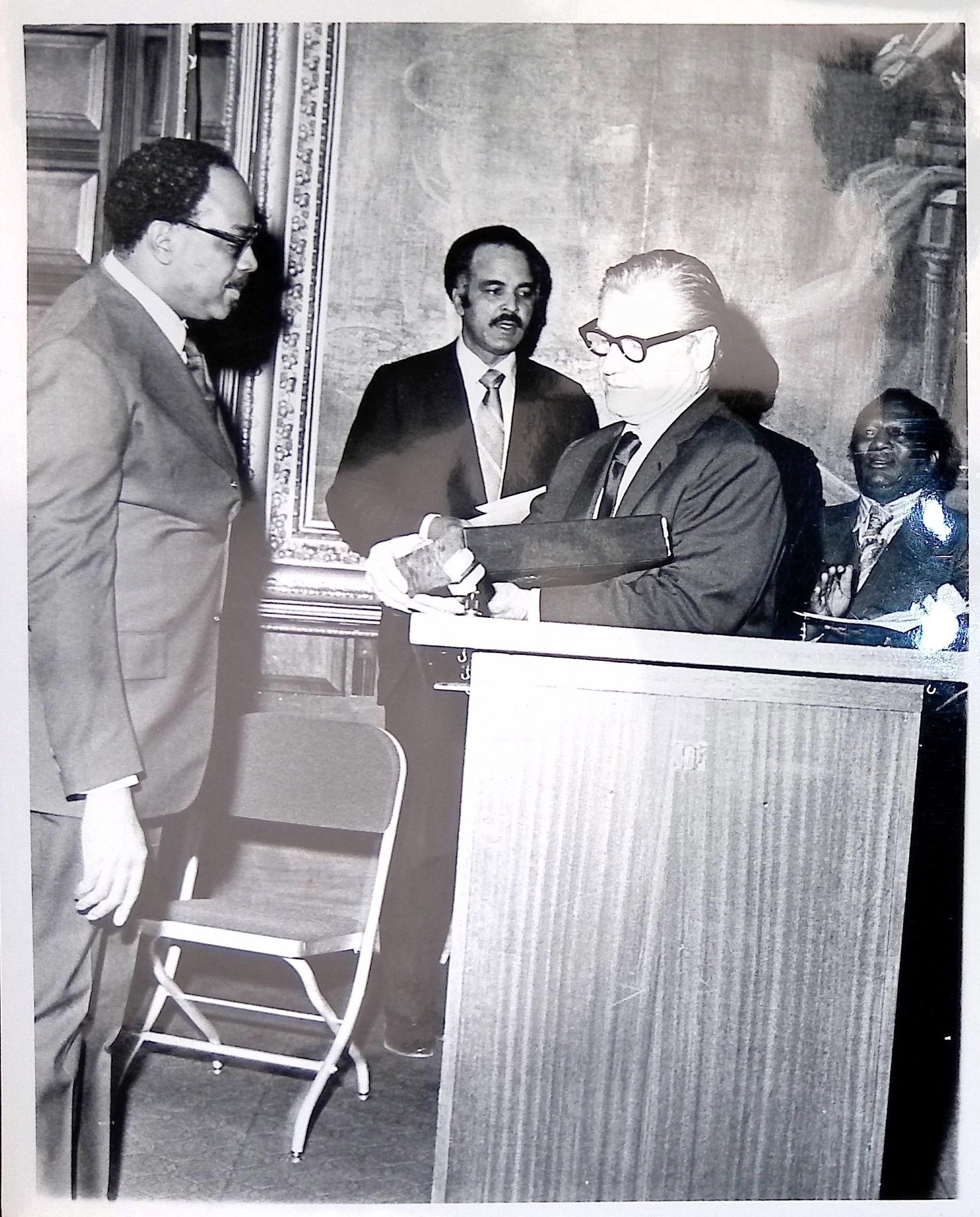 Photographs, (2 folders, 1971) picture number 1