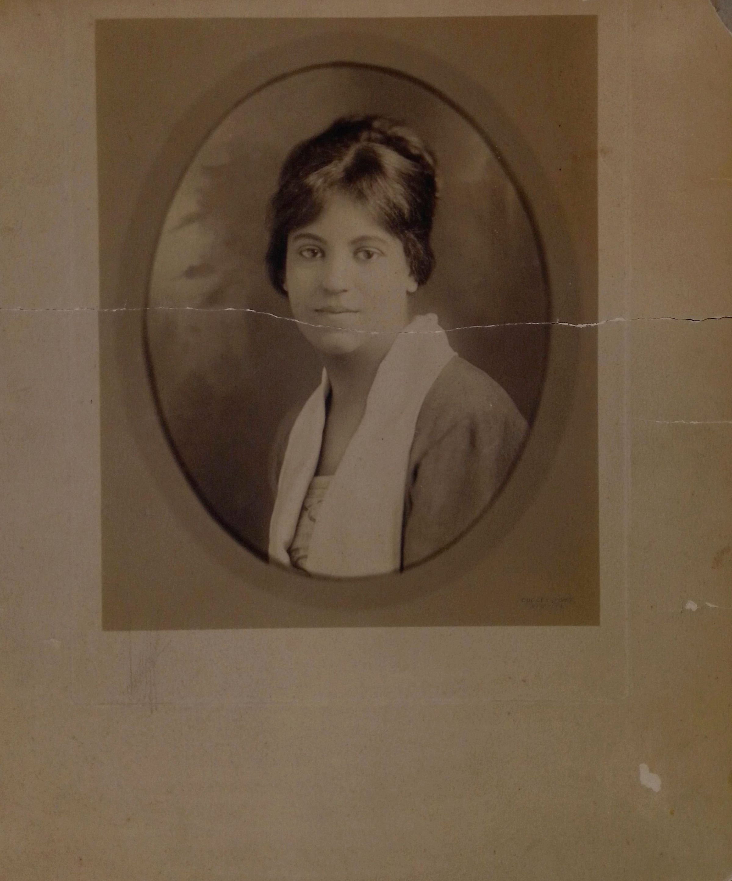 Jeanette L. Norman Papers, (7 folders, 1908-1937) picture number 1