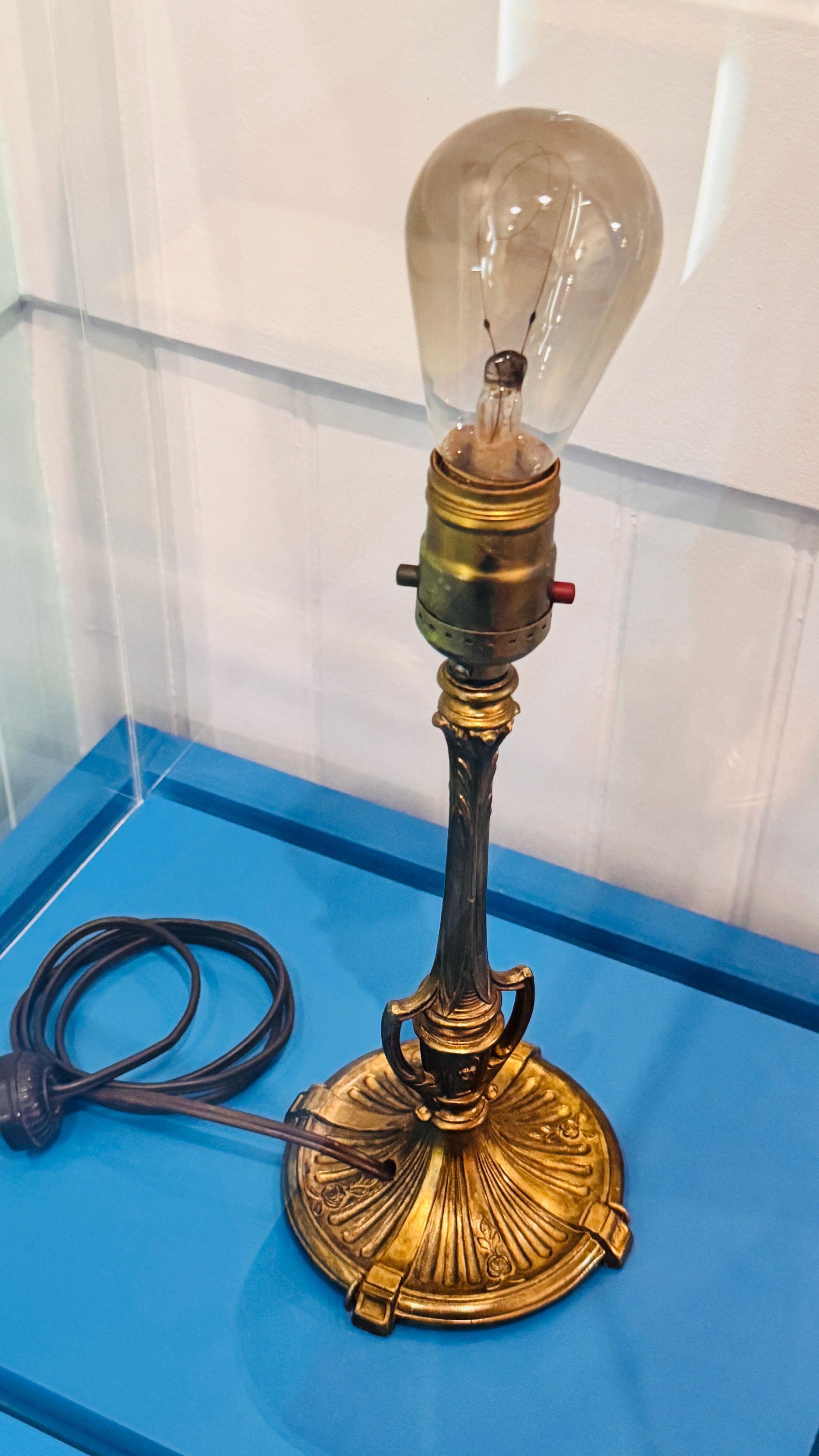 Lamp with Carbon Filament Bulb picture number 1