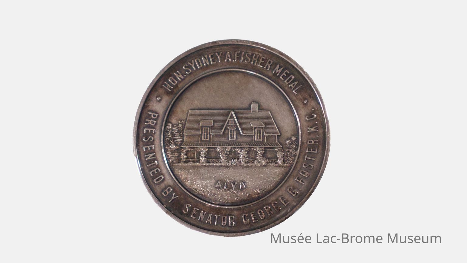 Artifact of the Month / L'artefact du mois