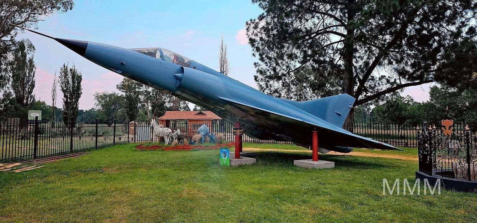 MMM - Outdoor Military Exhibits