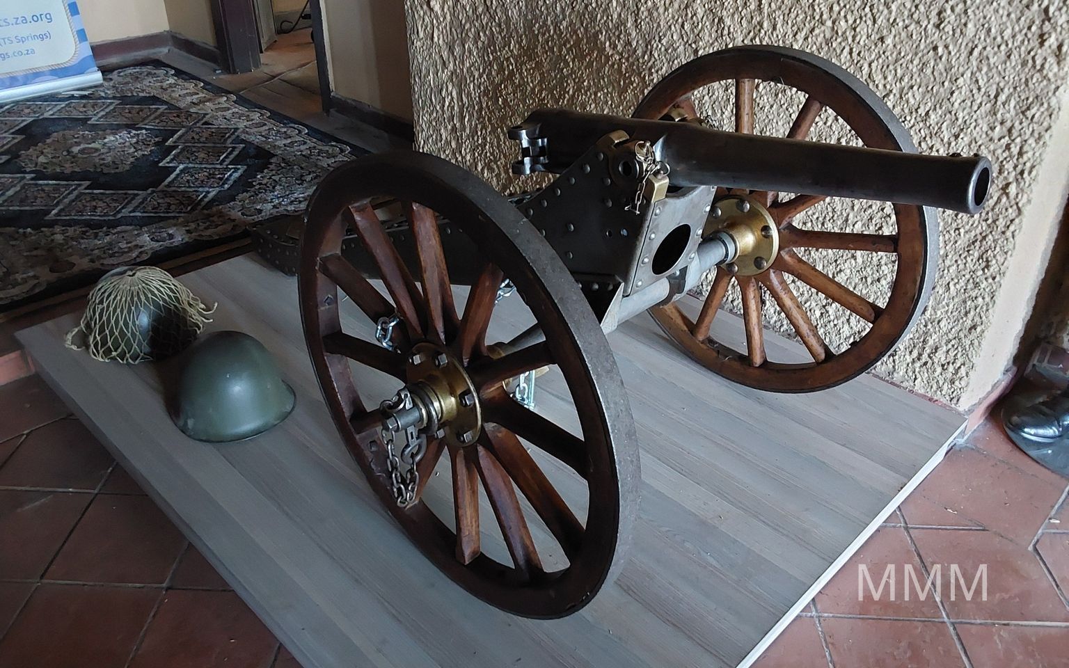 MMM - Indoor Military exhibits