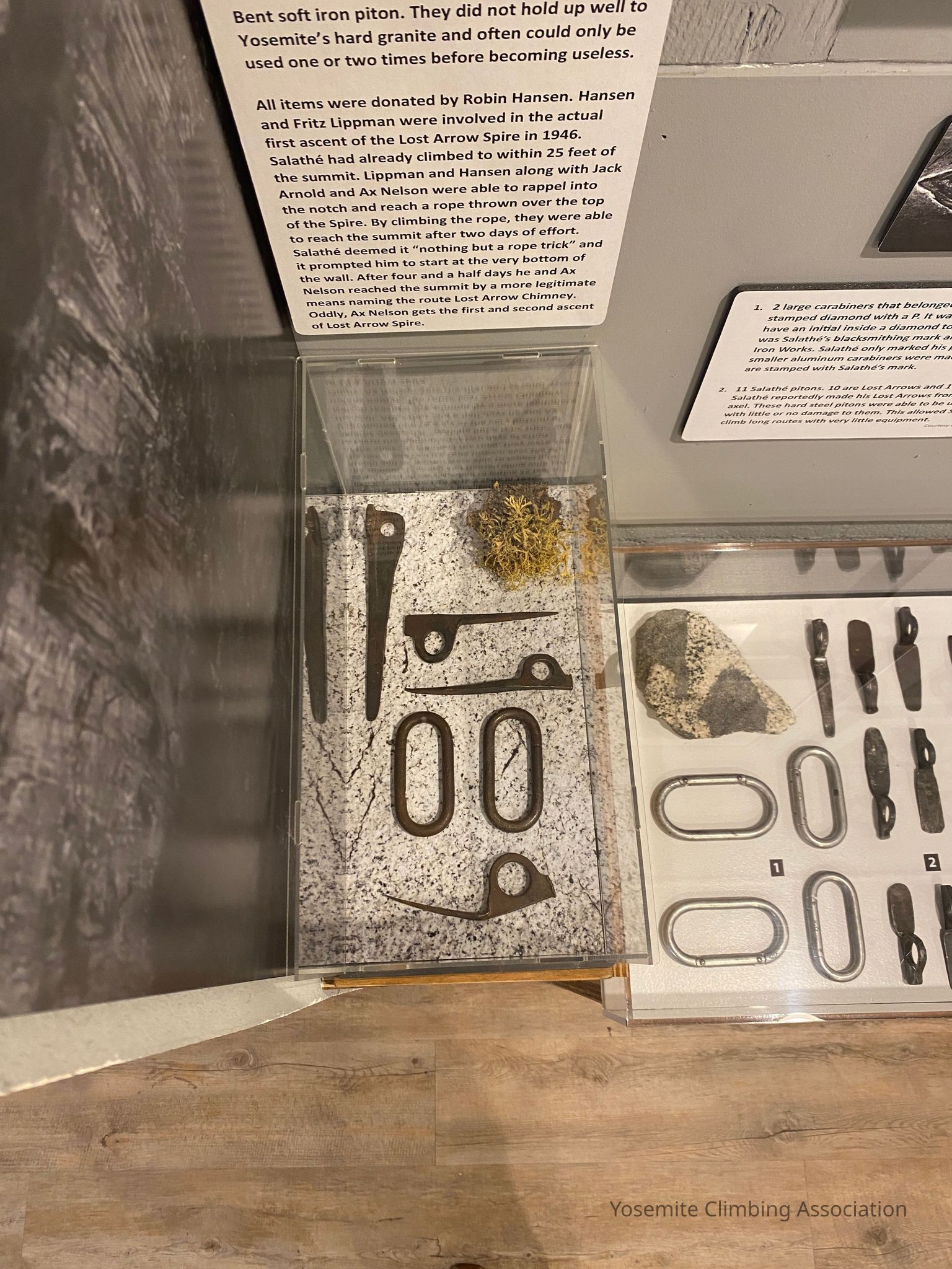 02.5 - Display Case 2 1/2