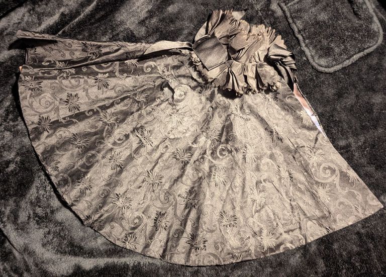 Woman’s Evening Cape (Mantle) - Image 6