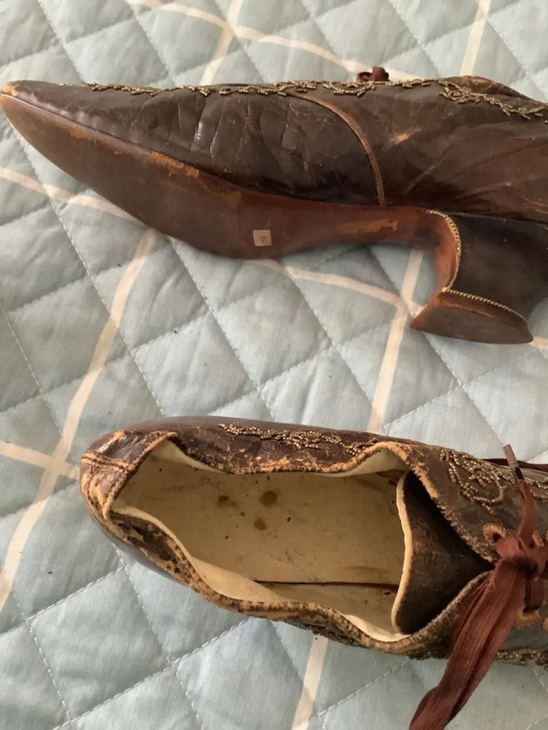 Victorian Women's Lace Up Dress Shoes - Image 2