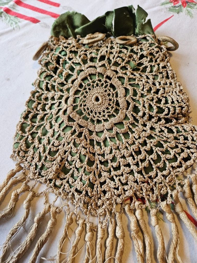 late-Victorian to early-Edwardian crochet reticule / evening purse - Image 5
