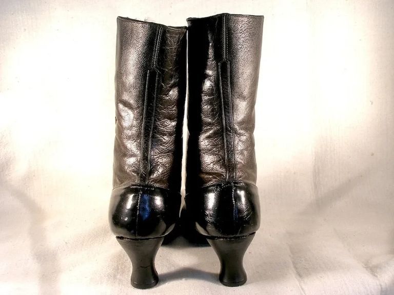 Women's Buttoned Ankle Boots - Image 3