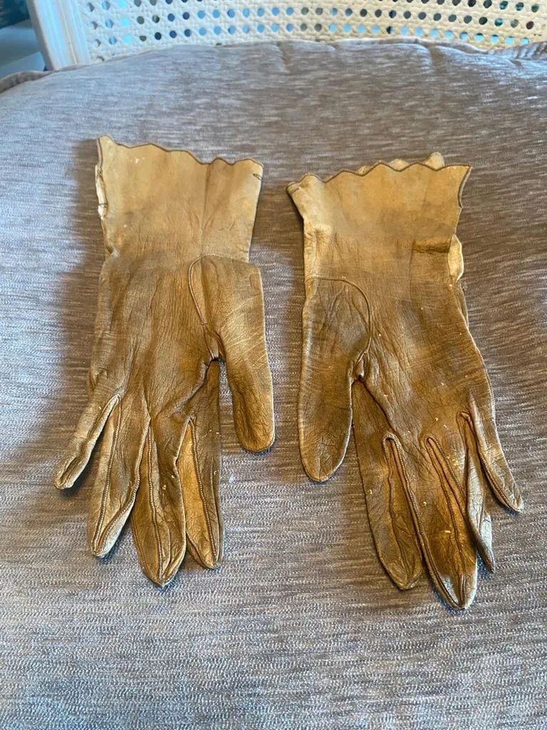 Women's Dress Gloves - Image 4