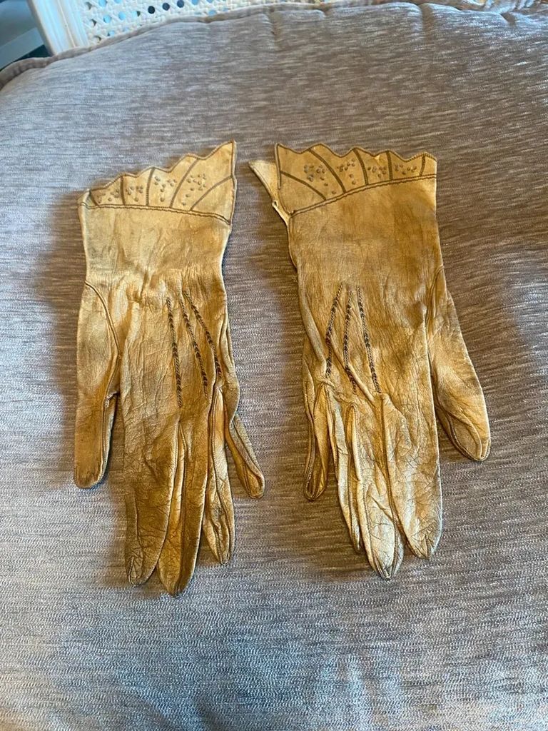 Women's Dress Gloves - Image 5
