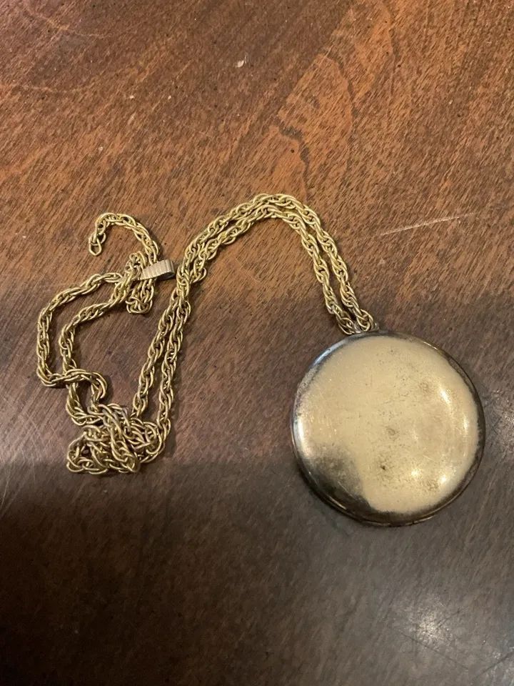 Victorian Pendant / Locket - Grape Motif - Image 2