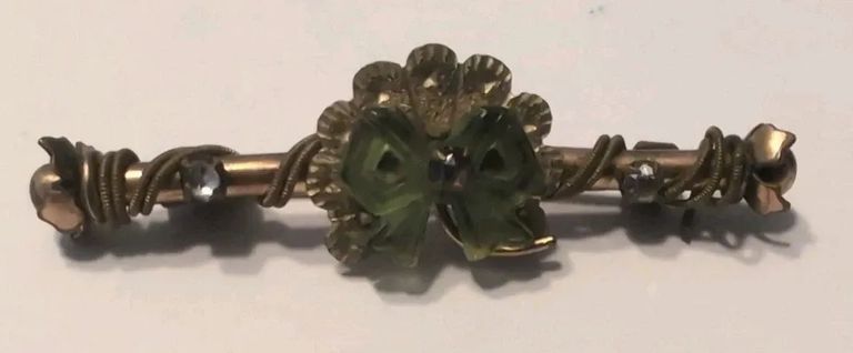 Victorian bar brooch