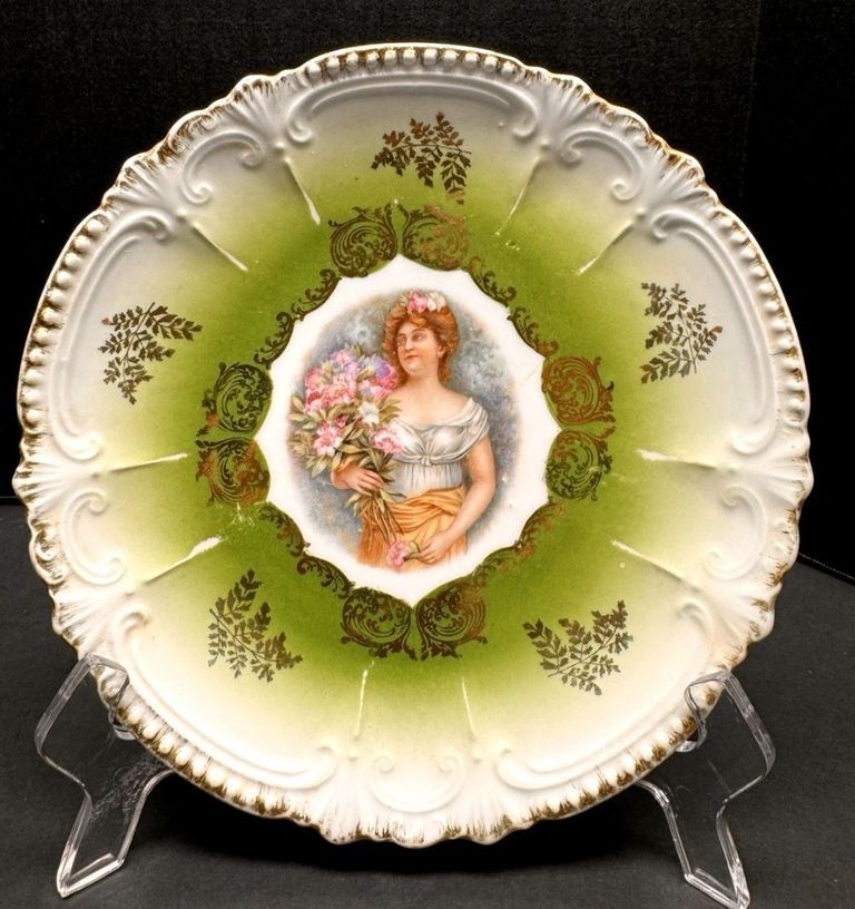 German Portrait Cabinet Plate with Art Nouveau Green Ground and Gilt Decoration