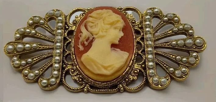 Victorian cameo brooch