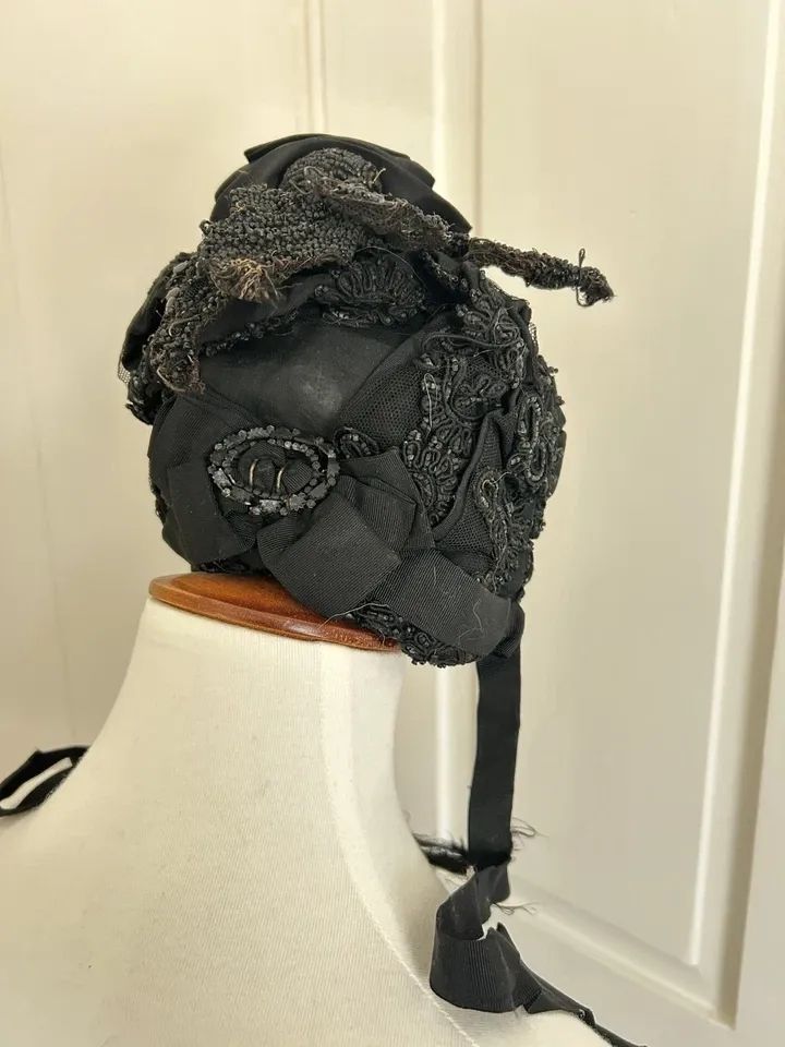 Woman's Bonnet - Image 5