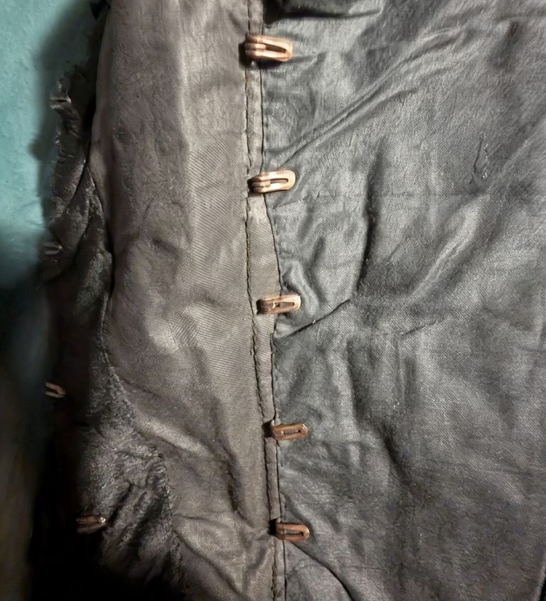 Late Victorian women’s bodice - Image 6