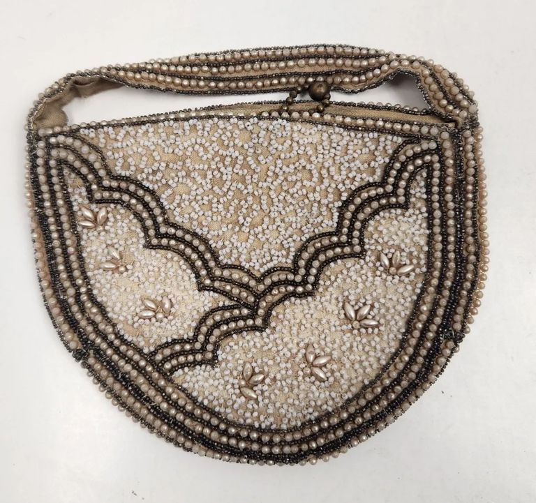 Edwardian to early Art Deco Purse