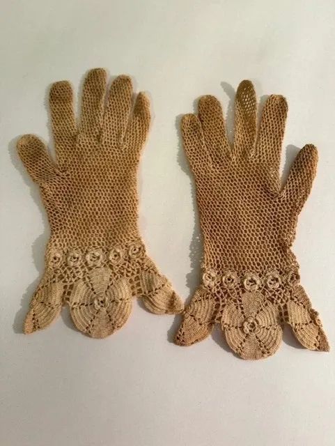 Women's Crocheted Lace Gloves