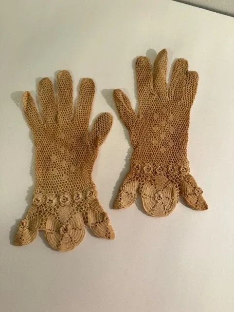 Women's Crocheted Lace Gloves - Image 2